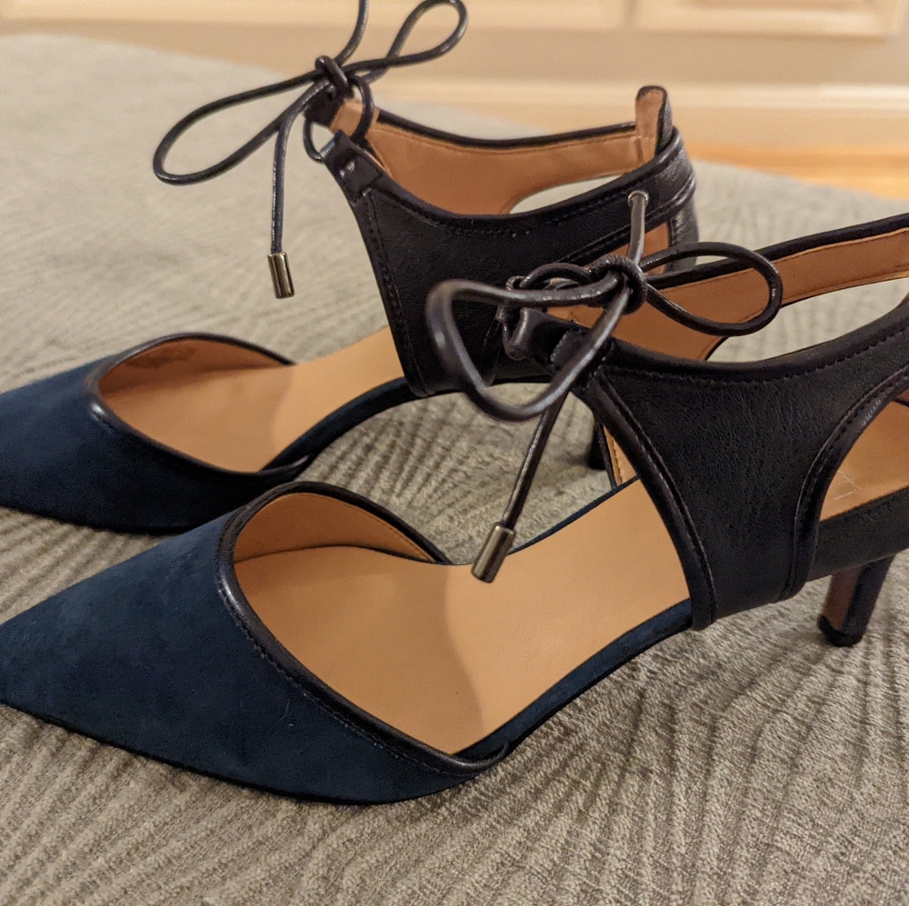 Franco Sarto blue and black Darius pump